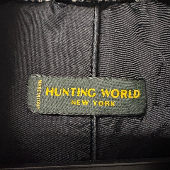 Hunting World Coat - Picture 5 of 12